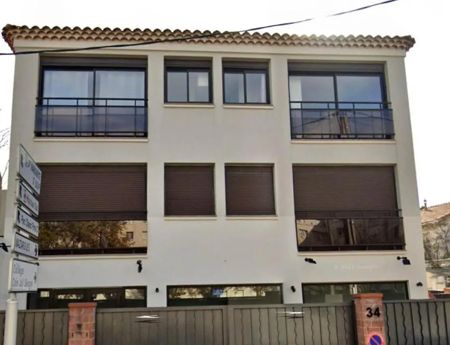 Appartement 4 personnes parking privé gratuit calanques plages Vélodrome hôpital IPC Marseille