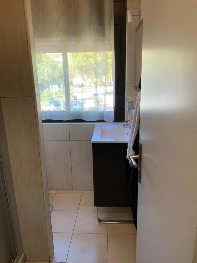 Appartement 4 personnes parking privé gratuit calanques plages Vélodrome hôpital IPC Marseille